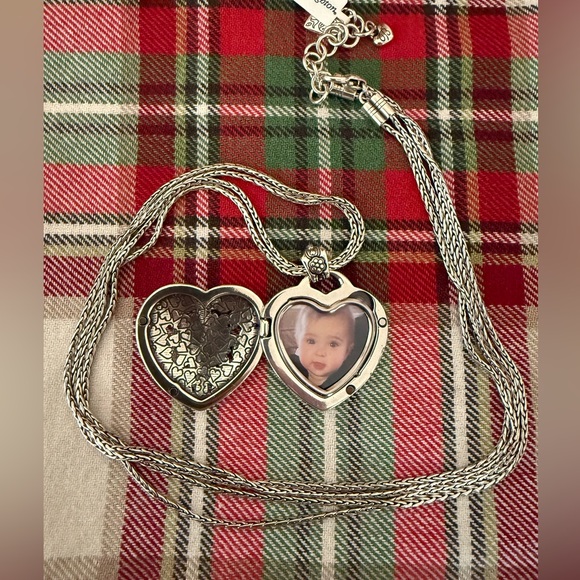 Floral Heart Locket Necklace - Picture 2 of 5